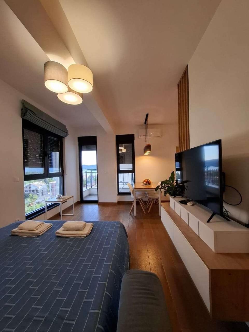 Valmere Members Luxury Sea View Daire Tivat